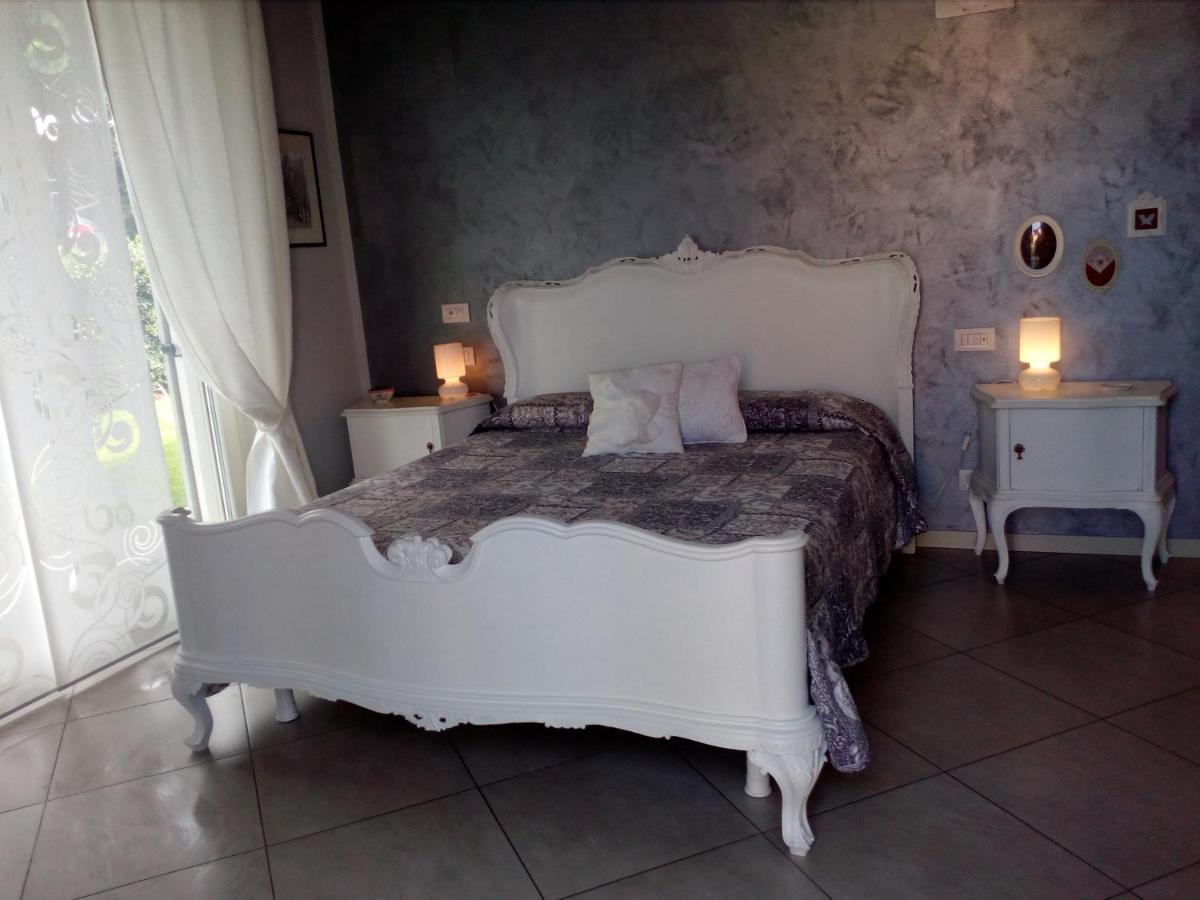 B&B Rosalu - Adults Only Сирмионе Экстерьер фото