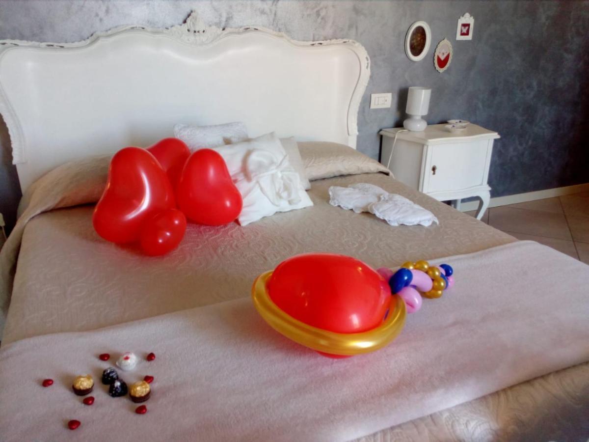B&B Rosalu - Adults Only Сирмионе Экстерьер фото